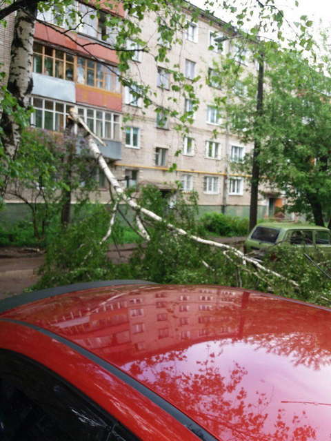 В Кирове прошла сильная гроза.