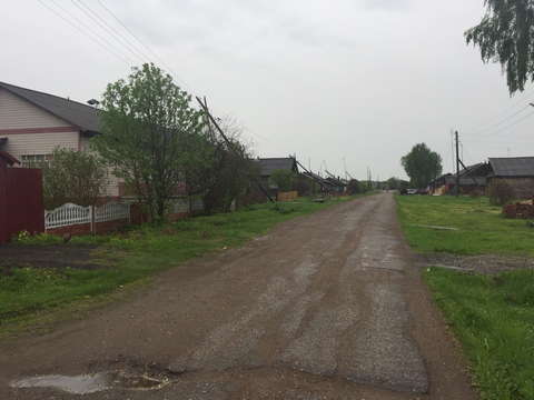 В Кирове продолжают устранять последствия урагана.