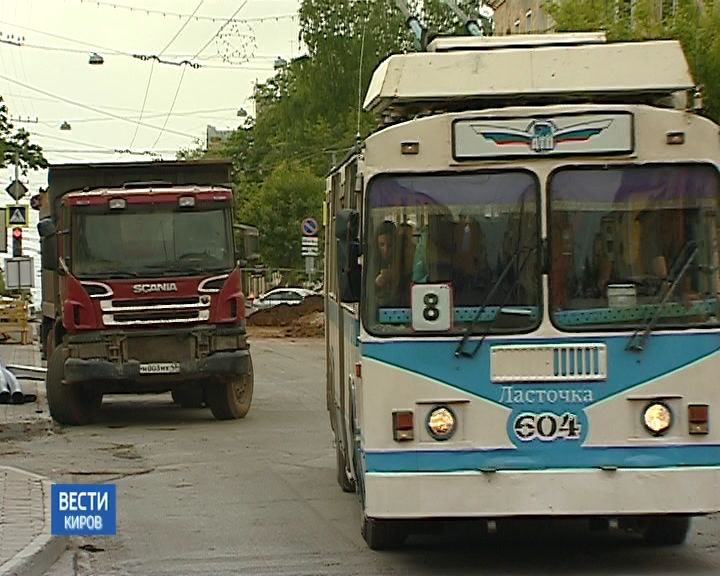 На улице Преображенской из-за ремонта водовода введены ограничения движения транспорта