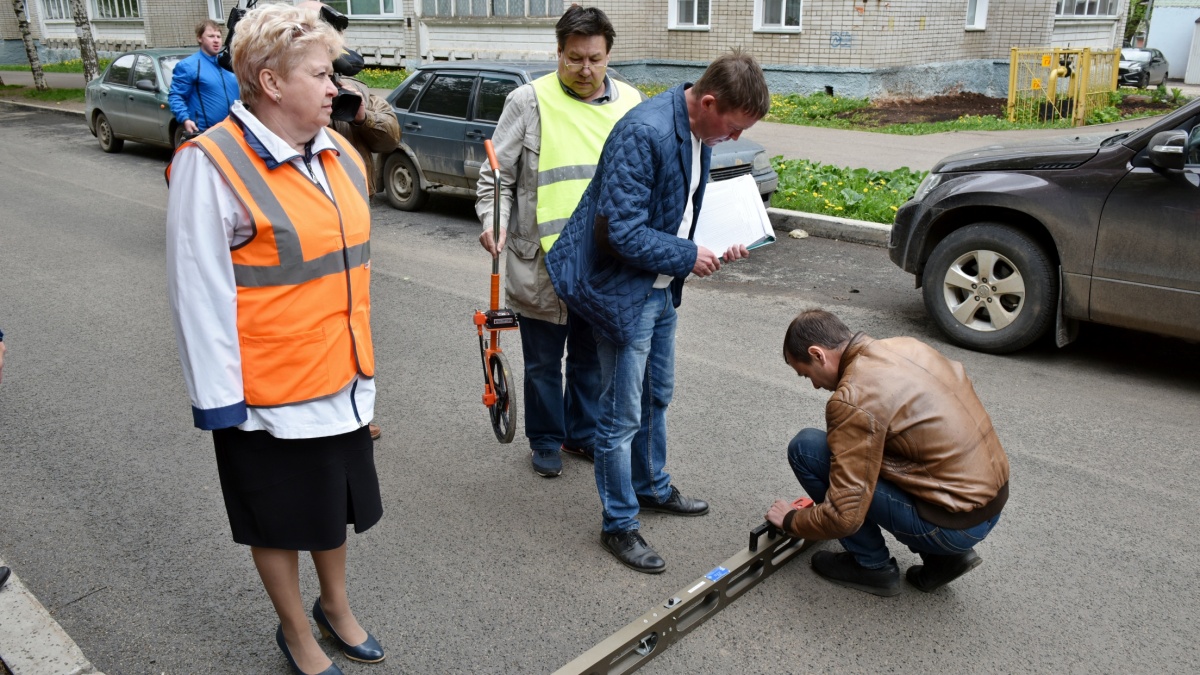 В Кирове из-за погодных условиях приостановили асфальтоукладочные работы.