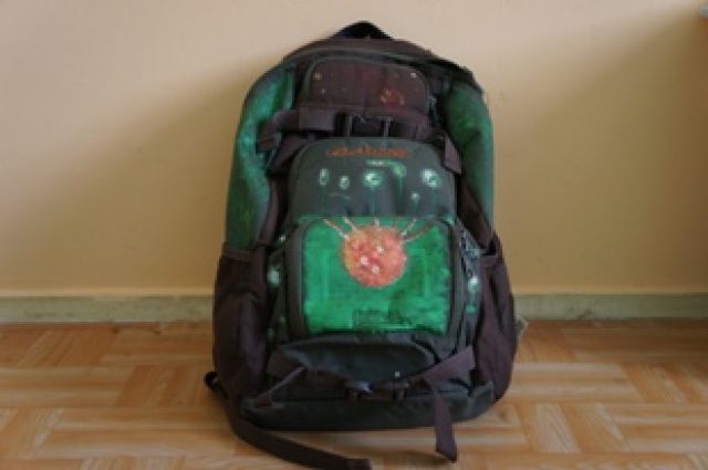 В Слободском 56-летний мужчина отобрал у 11-летнего подростка рюкзак с учебниками.