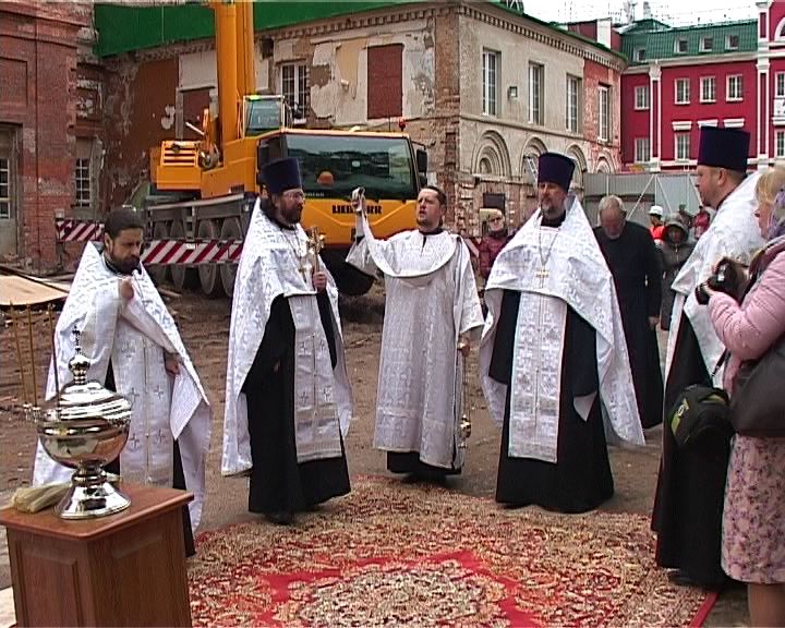 Зачем заменили шпиль на Спасском Соборе?