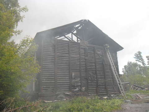 В Кирове опять горел расселенный дом (ФОТО)