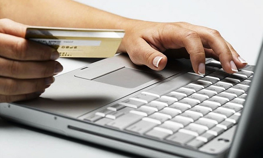 Кировчанка купила в интернете косметику и лишилась 20 тысяч рублей.