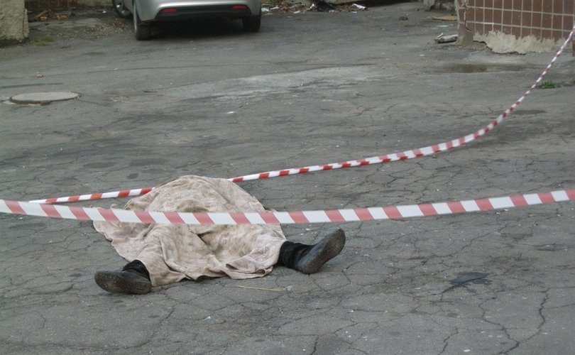 В Кирово-Чепецке молодой человек упал с четвертого этажа.