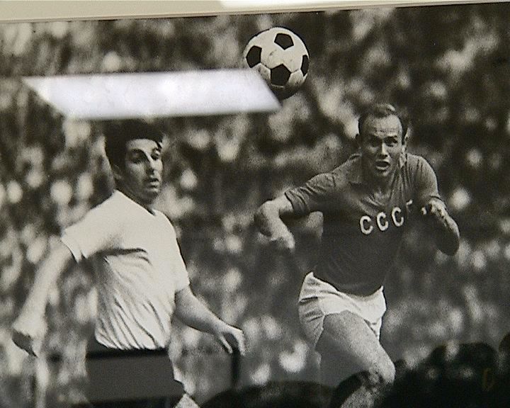 Выставка трёх поколений спортивных фотографов Волковых