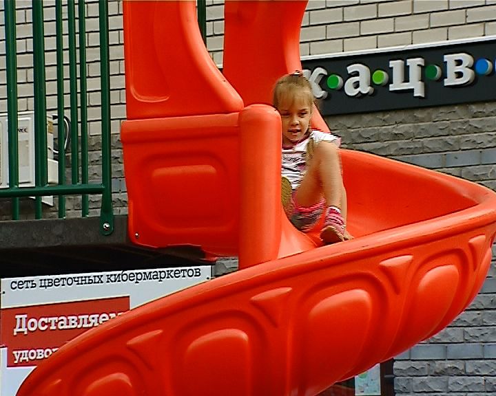 Кировчанам рассказали и показали как должны выглядеть правильные детские площадки