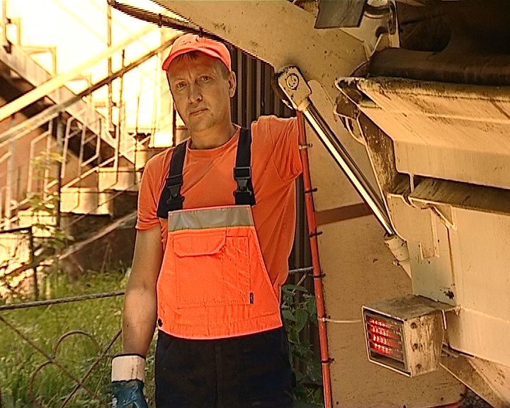 Контейнерная площадка на улице Спасской не в силах справиться с нагрузкой