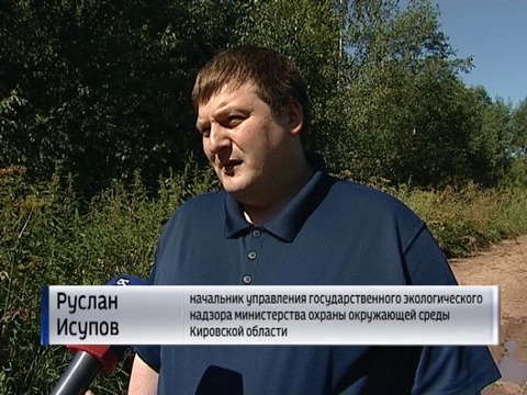 В Шутовщине сточные воды затопили детскую площадку