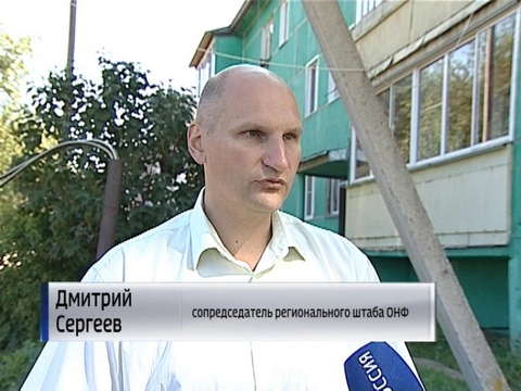 В Шутовщине сточные воды затопили детскую площадку