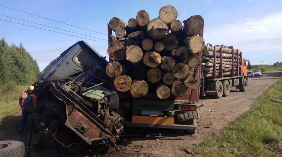 В Котельничском районе столкнулись тепловоз и «КамАЗ».