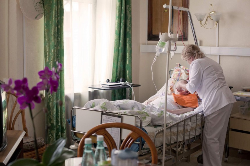 В Кировской области появятся мобильные патронажные бригады паллиативной помощи.