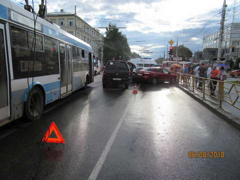 Стали известны новые подробности массового ДТП у администрации г. Кирова.