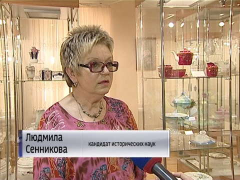 В краеведческом музее открылась выставка «Цветы как символ времени» 