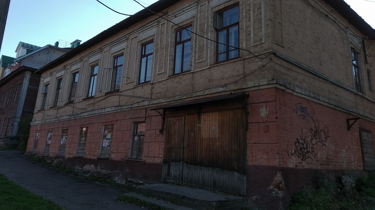 реконструкция культурных зданий. вокзал киров реконструкция. киров маршала конева 2022. набережная на пристанской киров. реконструкция здания.