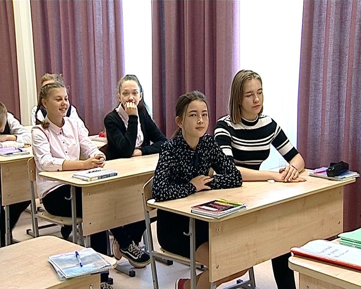 Школы Кировской области начали осваивать электронные учебники