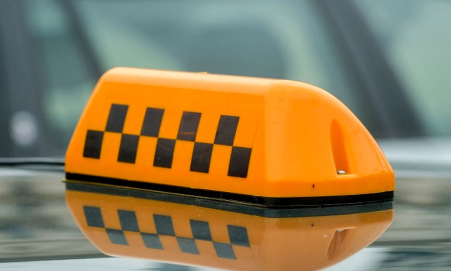 В Кировской области выявили и оштрафовали нелегальную службу такси.