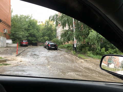 В Кирове прошел сильный дождь.