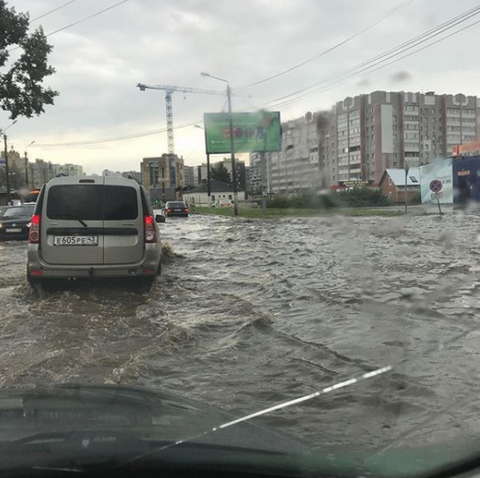В Кирове прошел сильный дождь.