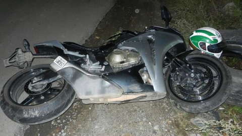 В Кирове мотоциклист врезался в дом.