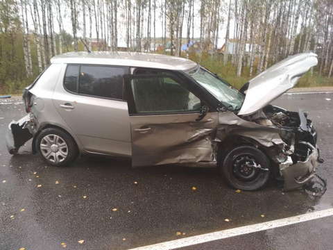 В Юрьянском районе столкнулись две иномарки: 4 человека пострадали. 