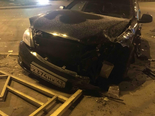 На улице Луганской столкнулись две иномарки.