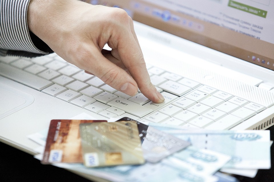 В Кирове задержали подозреваемую в дистанционном мошенничестве.