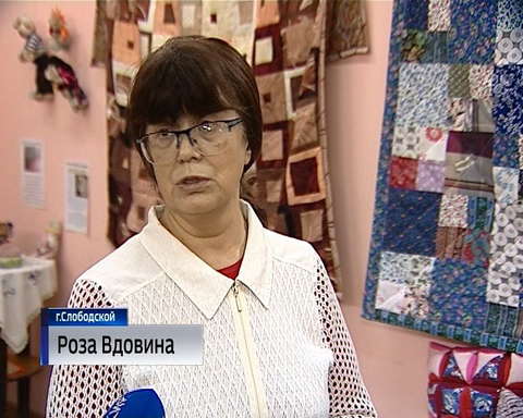 В Слободской библиотеке состоялось юбилейное пятидесятое занятие клуба "Рукодельница"