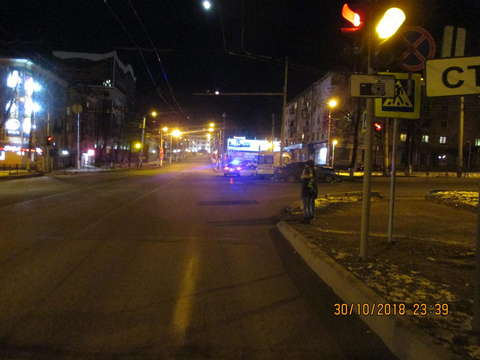 По факту ДТП со "скорой помощью" на Октябрьском проспекте проводится проверка.