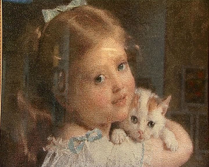 В ОДНТ можно увидеть необычные - вышитые картины