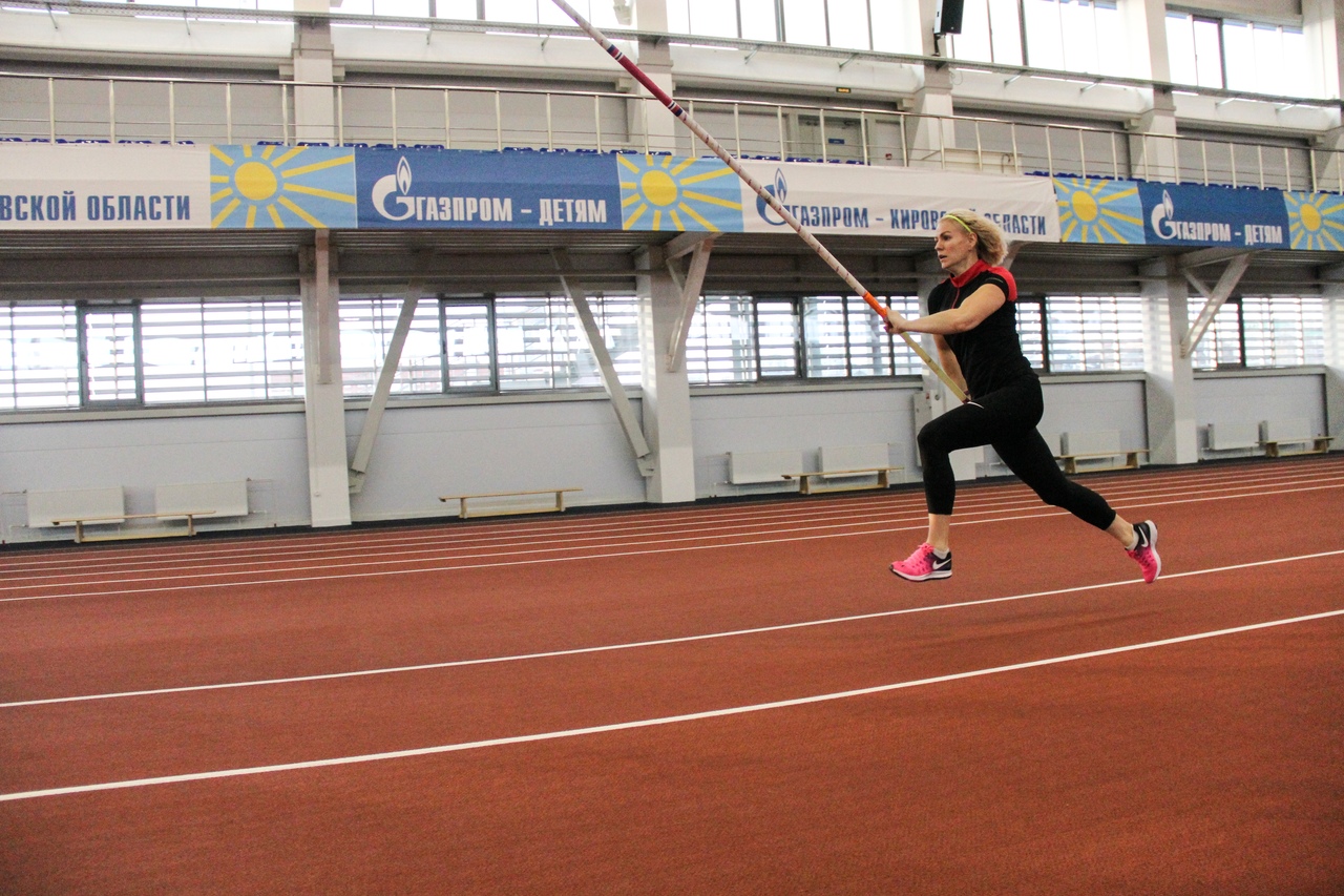 В манеже «Вересники» начались тестовые тренировки.