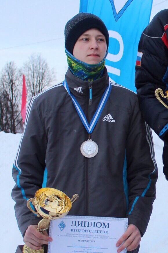 Кировский конькобежец добился успеха на втором этапе юниорского Кубка России.