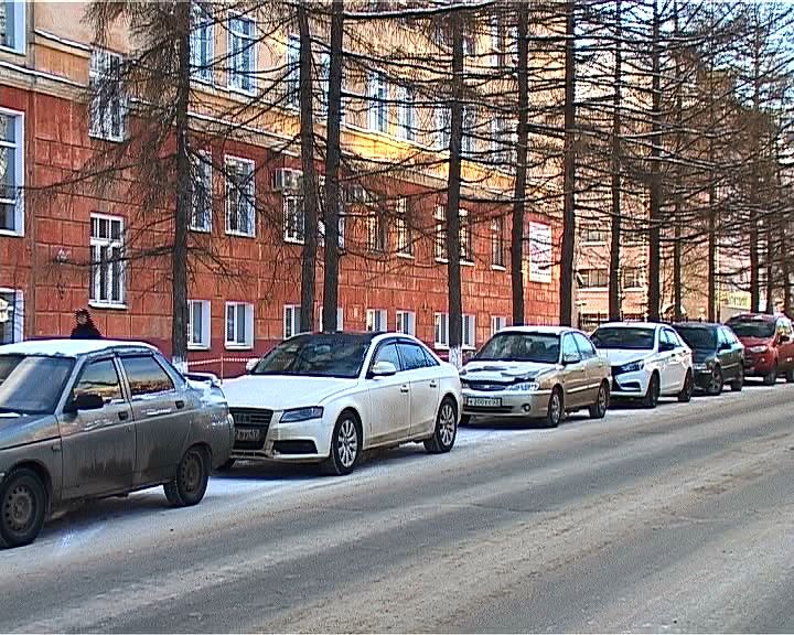 С наступлением зимы остро встает проблема парковок