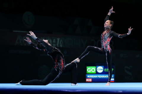 Кировские акробаты завоевали золотые медали Кубка мира по спортивной акробатике.