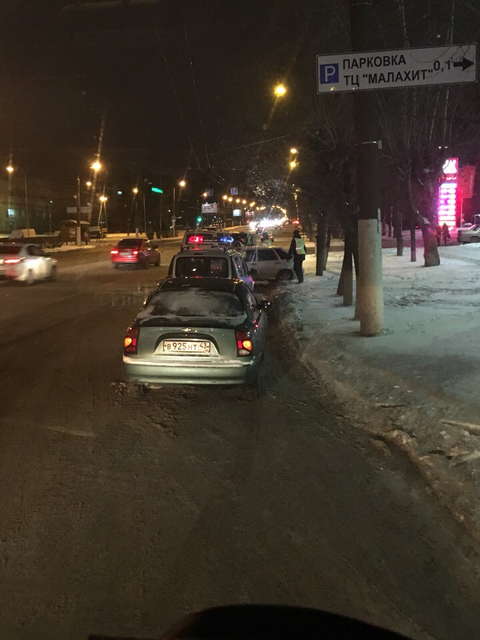 На улице Московской автомобиль сбил женщину с ребенком.