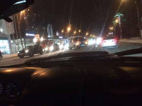 На улице Московской автомобиль сбил женщину с ребенком.