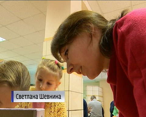 В Кирове прошел семейный чемпионат по собиранию пазлов