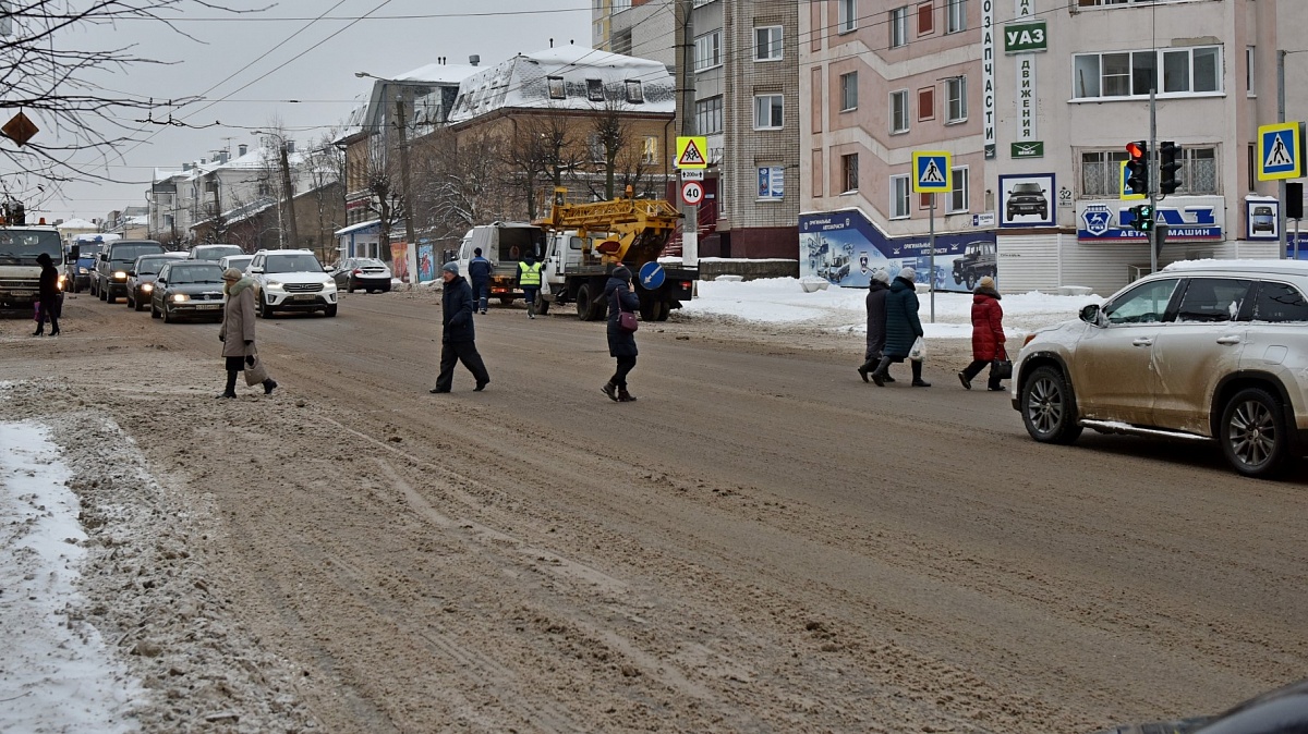 В Кирове перекресток улиц Ленина и МОПРа разрешили переходить по диагонали.