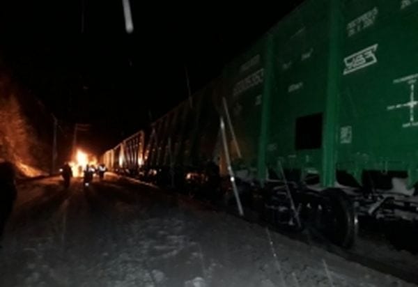 В Кировской области проводят проверку по факту схода с рельсов более 30-ти вагонов с рудой.
