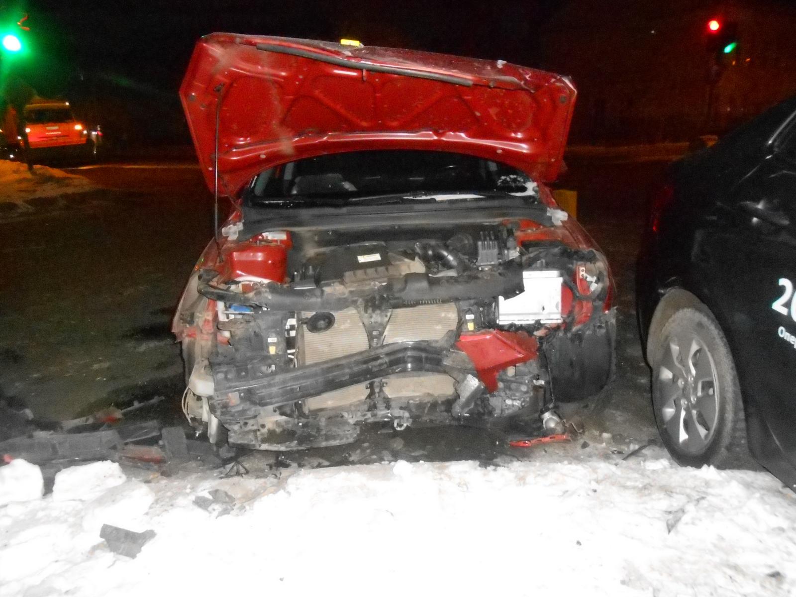 На улице Некрасова столкнулись две иномарки.