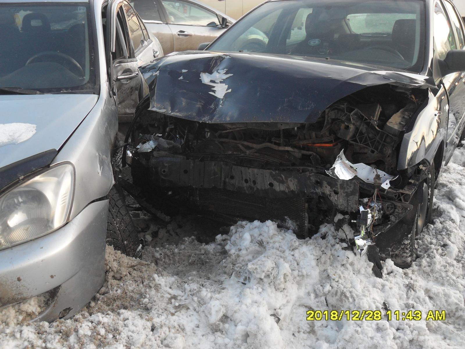 На улице Заводской «Митсубиси Ланцер» столкнулся с 