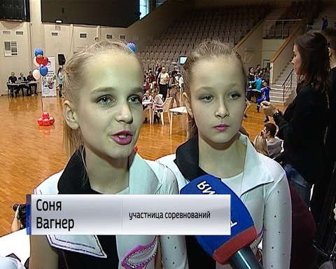 В Кирове прошел первый Чемпионат области по акробатическому рок-н-роллу