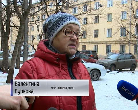Сотрудники ГЖИ пришли с проверкой в один из домов на Октябрьском проспекте 