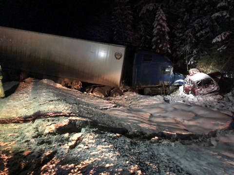 В Орловском районе фура врезалась в «БМВ»: 1 человек погиб.