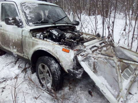 В Слободском районе "Лада Калина" врезалась в "Ниву".