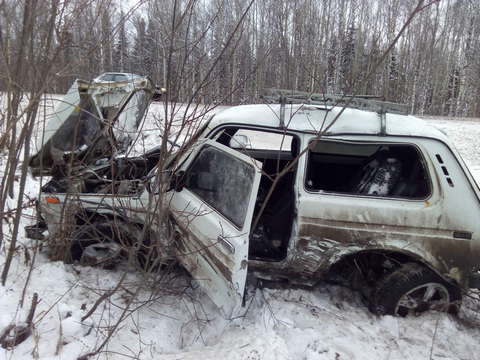 В Слободском районе "Лада Калина" врезалась в "Ниву".