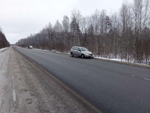 В Слободском районе "Лада Калина" врезалась в "Ниву".