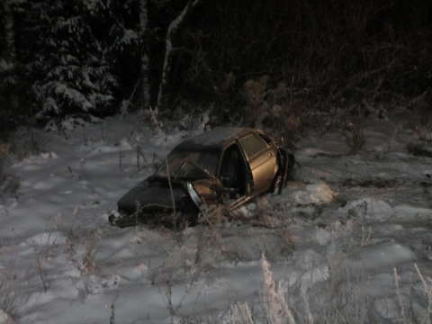 На Победиловском тракте "бесправник" на ВАЗ-2112 вылетел в кювет.