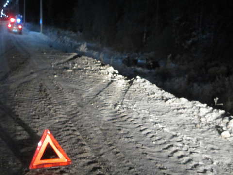 На Победиловском тракте "бесправник" на ВАЗ-2112 вылетел в кювет.