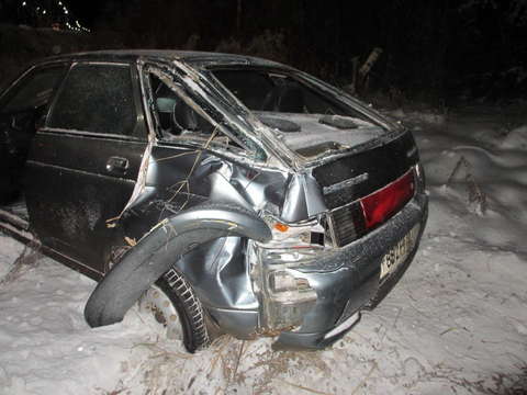 На Победиловском тракте "бесправник" на ВАЗ-2112 вылетел в кювет.